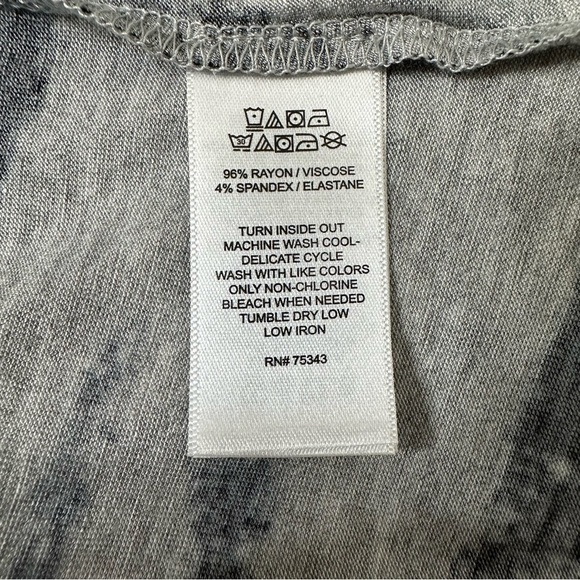 Cynthia Rowley Gray Patriotic Very Soft Tank Top, Size 1X - Picture 8 of 9